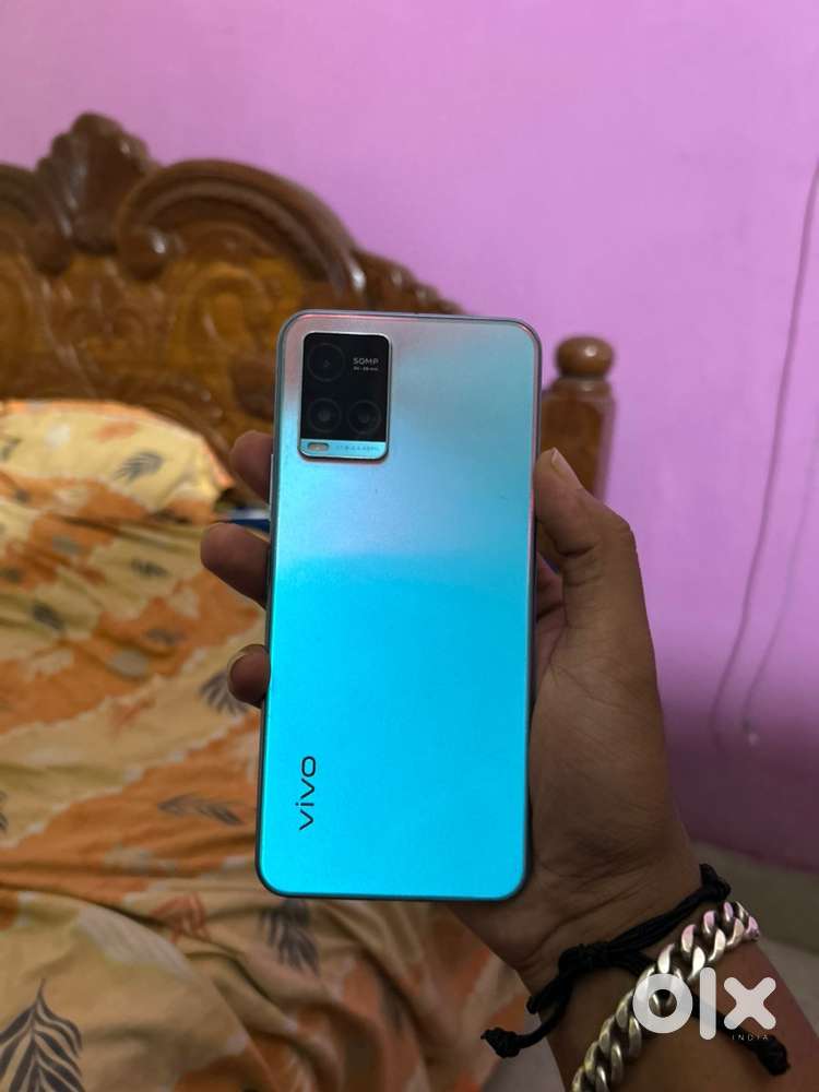 Vivo y33s best company