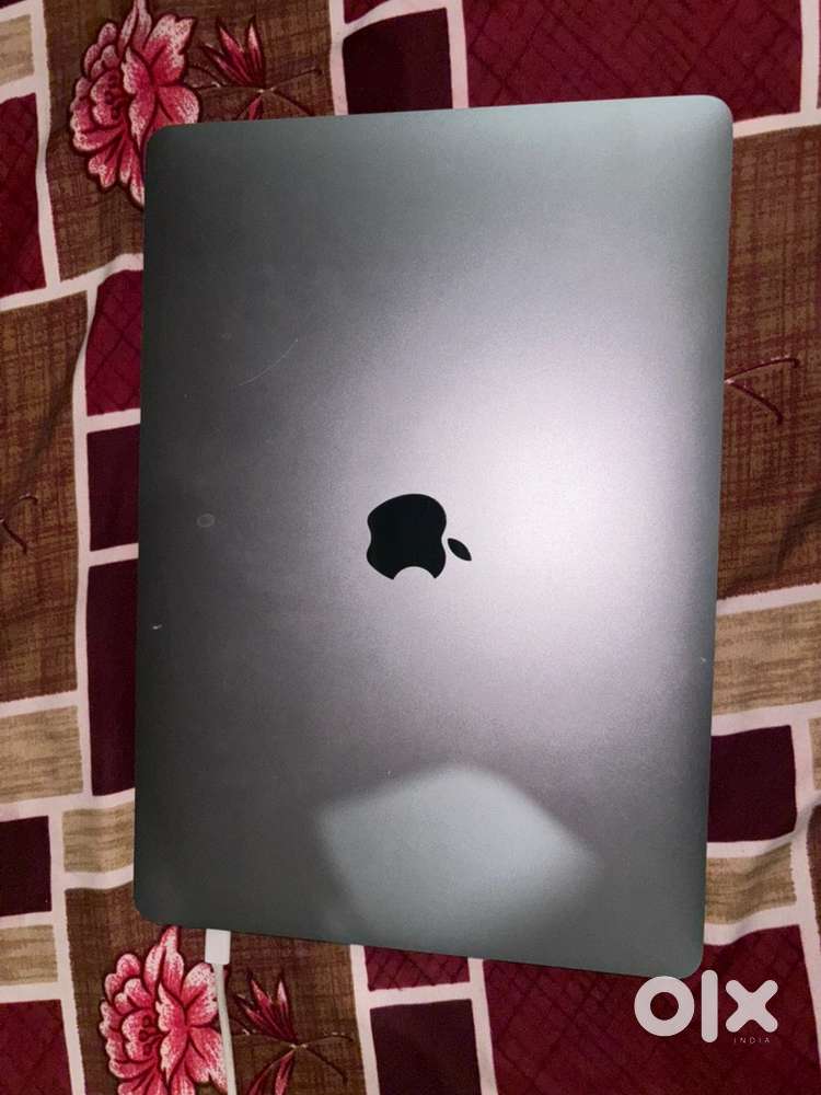 Apple macbook pro m2