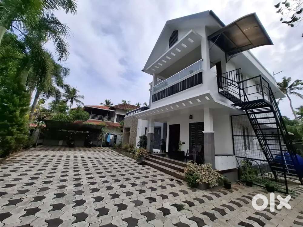 Fully furnished 2BHK AC villa ground floor ideal for family