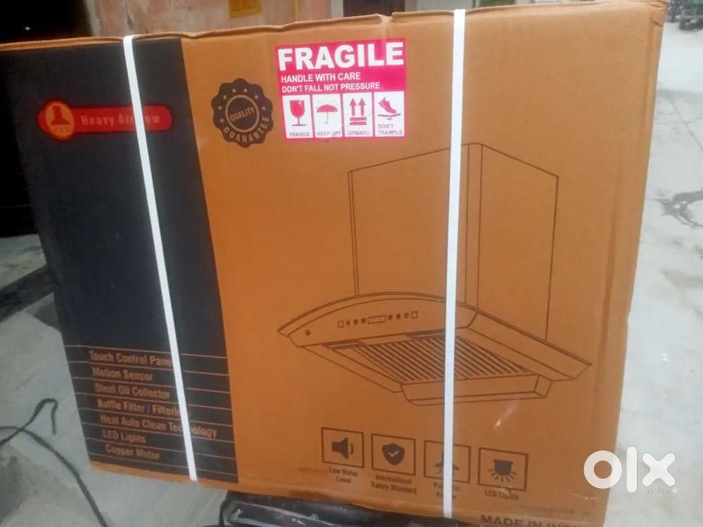 New kitchen chimney /auto clean