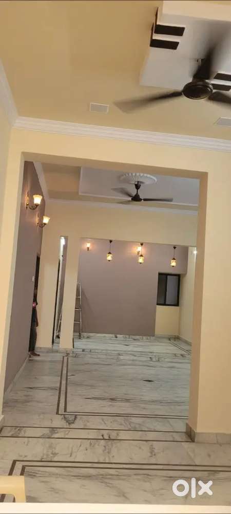 3Bkh spacious independent floor