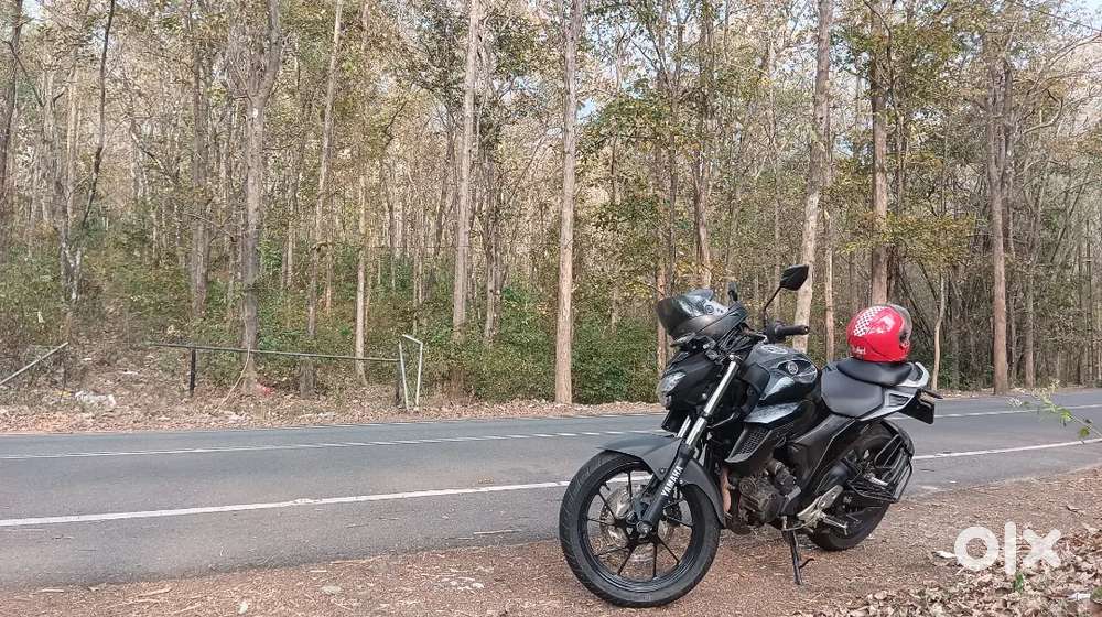 FZ25 Black 2018 for Sale