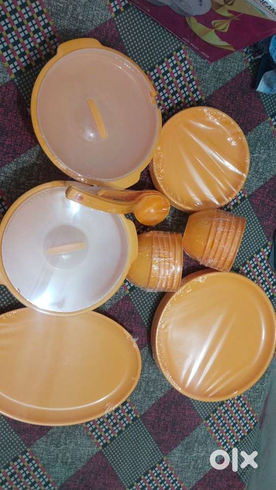 32 piece Dinner set of BPA Free Plastic