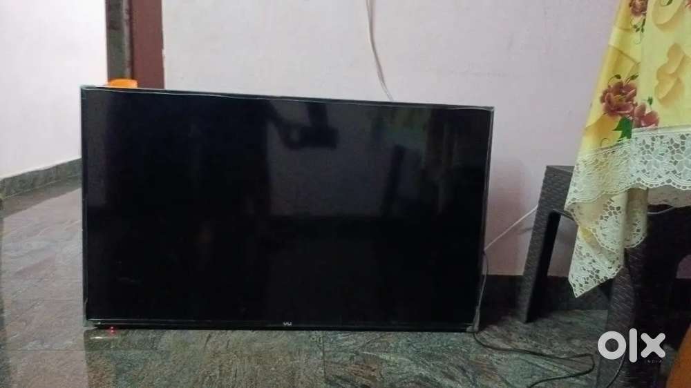 VU 40 inches Smart tv
