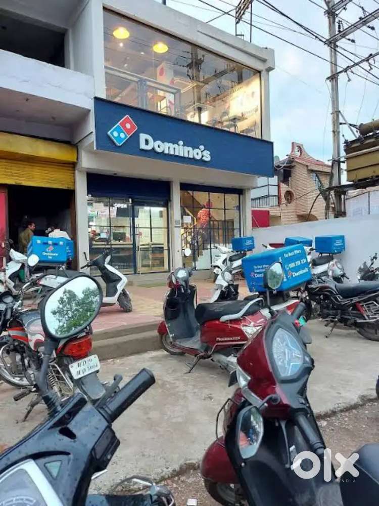 Domino's Pizza Delivery Boy ( bike + Petrol Compney )