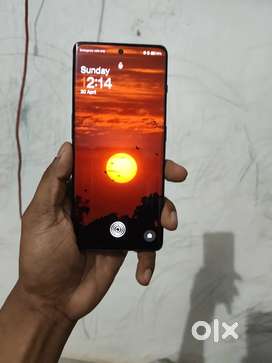 One plus 11R , black and 256 GB in Mint condition