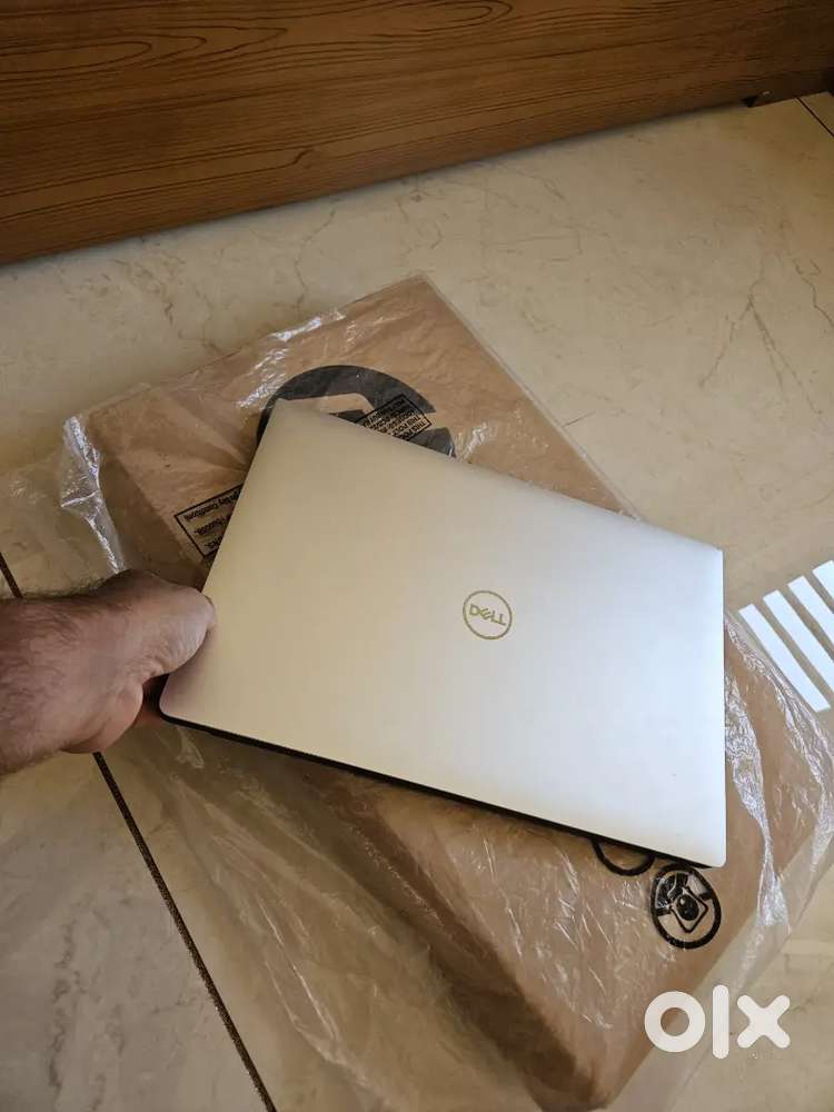 DELL PRECISION CORE i7/16GB/512SSD/4GB dedicated NVIDIA/METALLIC