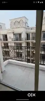 4th floor with exclusive terrace right