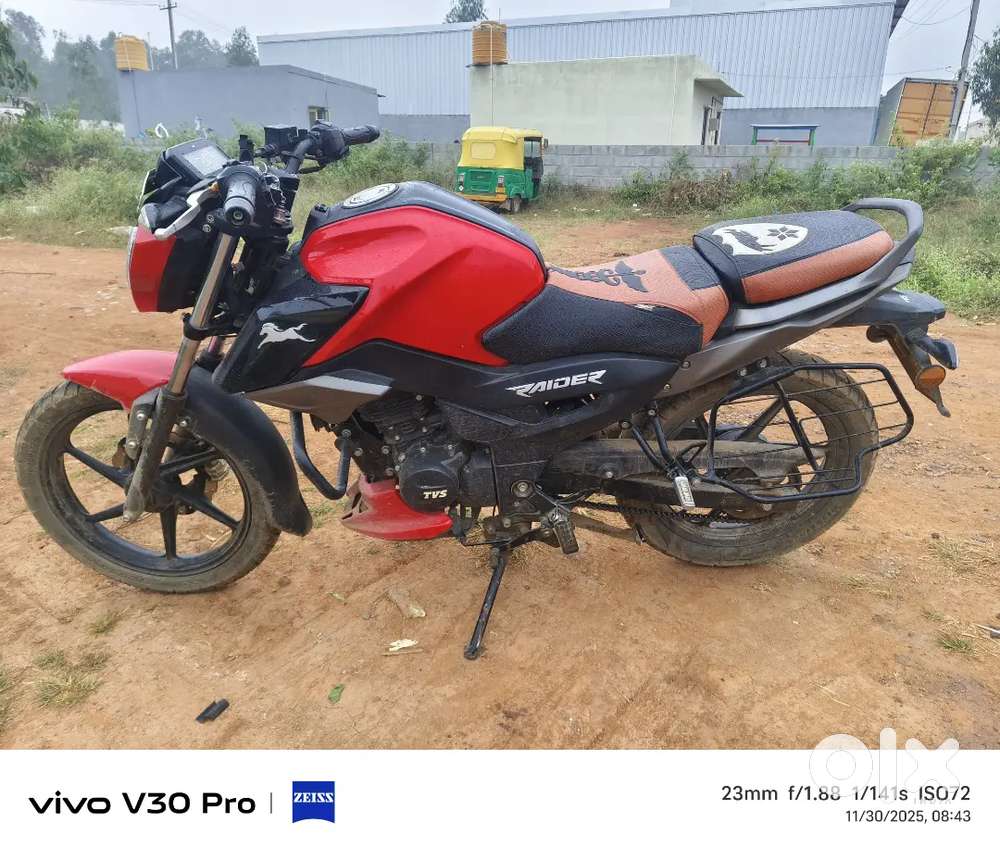 3 rd sarvice complet 18000km ran good condition all sarvice tvs showro