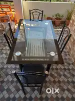 Dinning table ( 4seater)
