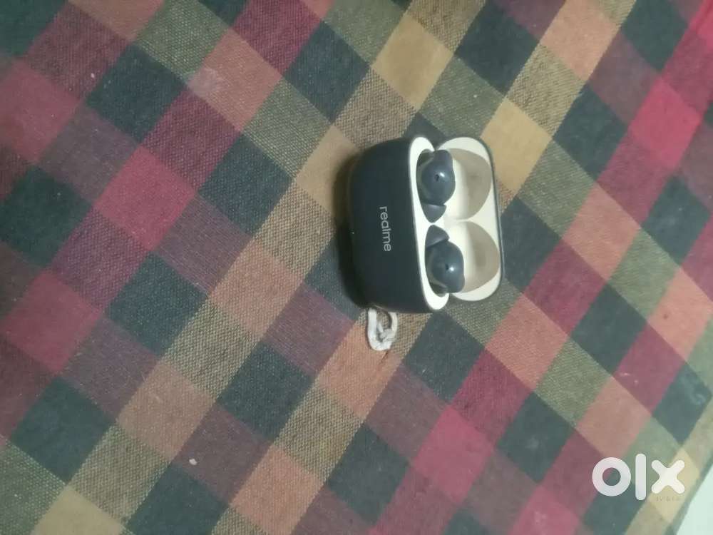 Airpods realme orignal 1500 selling price