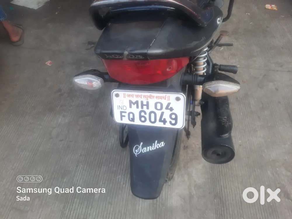 Very genuen bike one hand use