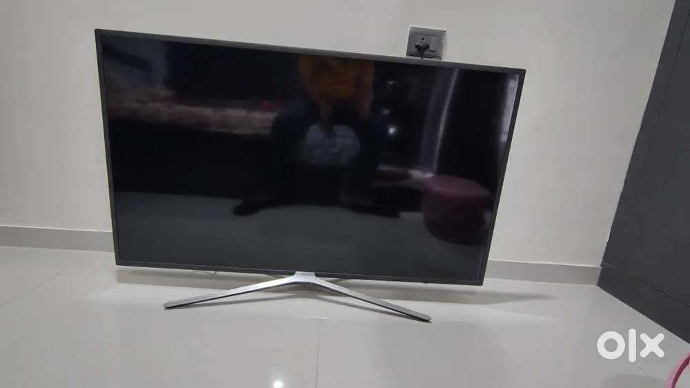 Very good Samsung Smart 49 inch TV on sell