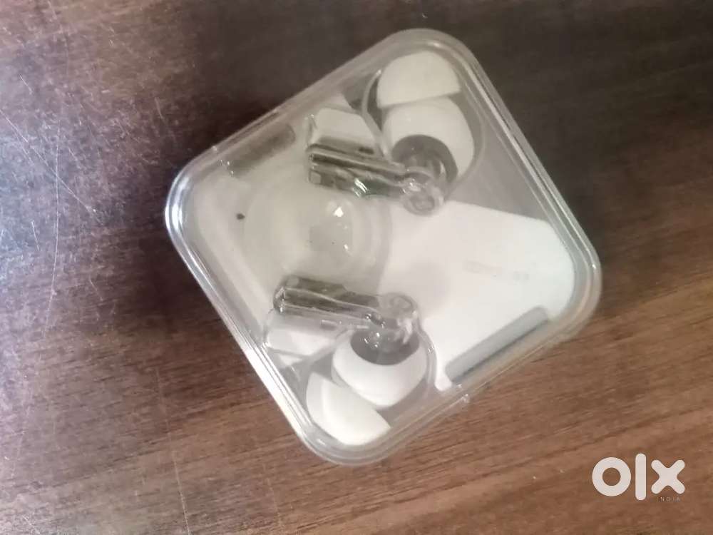Selling my nothing ear 1 earbuds