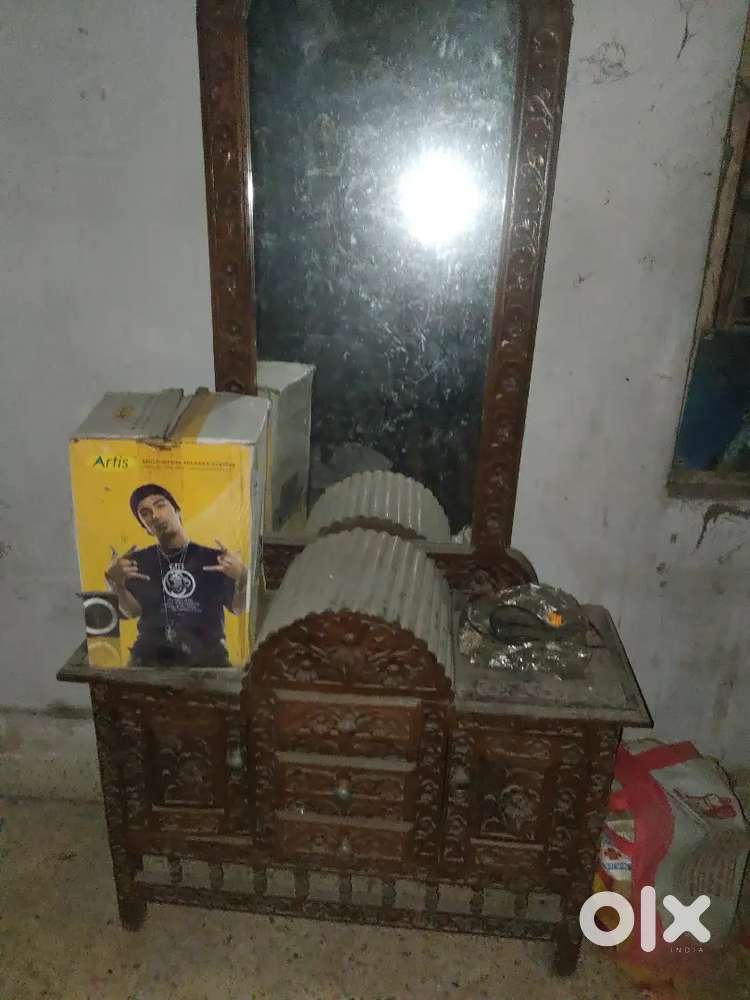 Dressing table very low price