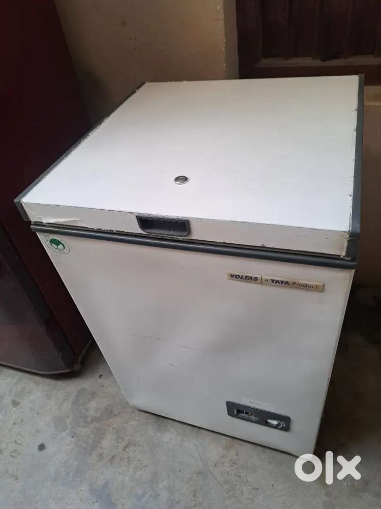 Milk chilling deep fridge