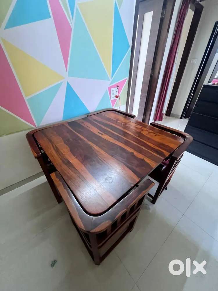 Wood 4 Seater Dining Set With Cushioned Chairs (Honey Finish)