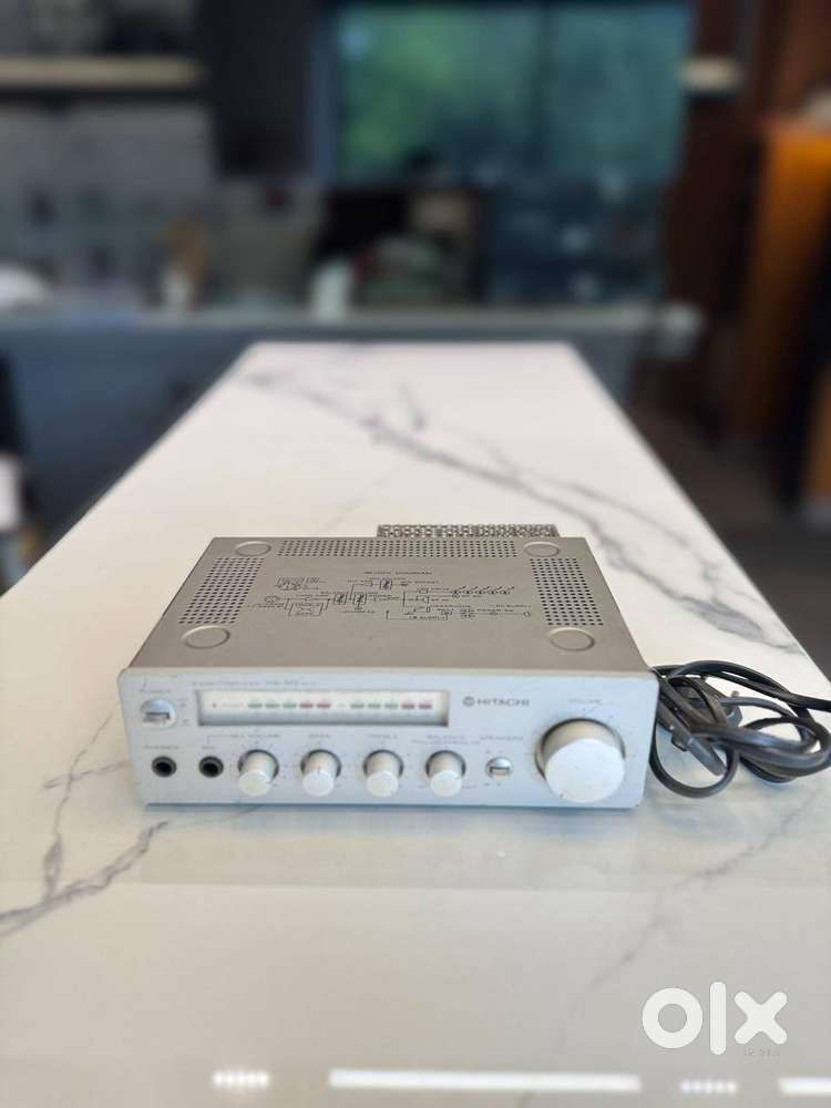 HITACHI  INEGRATED AMPLIFIER  CODE 9 AV STUDIO