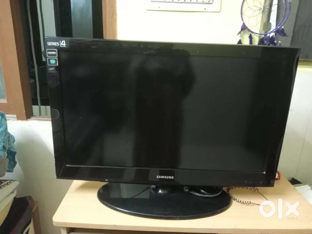 Samsung LCD TV (32 Inch)_ Black
