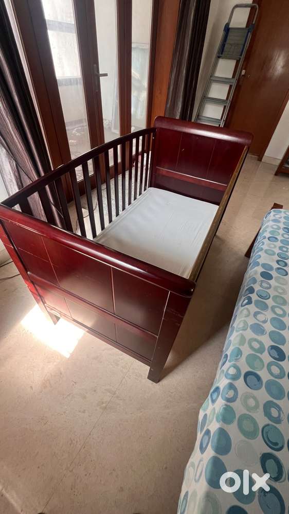 Baby cot with mattress