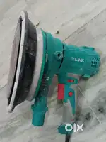 Wall putti machine