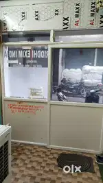 Aluminium partition for shop office