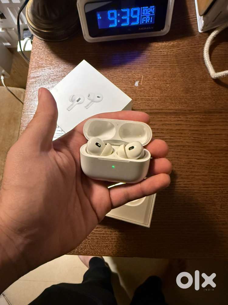 Apple Airpods Pro 2nd Generation with noise cancellation