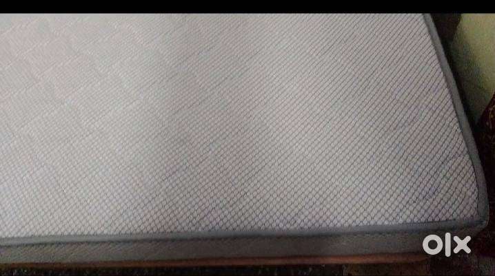 Single Bed Mattress in Good Condition – Affordable Price