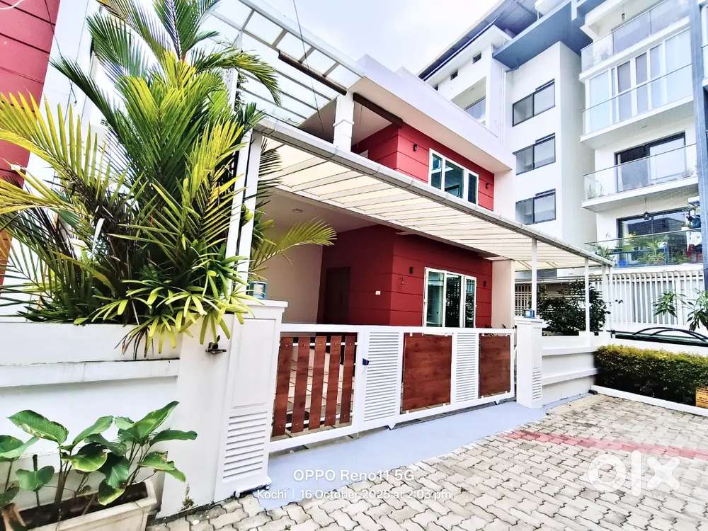 Kakkanad, Vazhakala, 3 Bhk
	•	Plot Size: 3.5 cents : 1,700 Sqrfeet