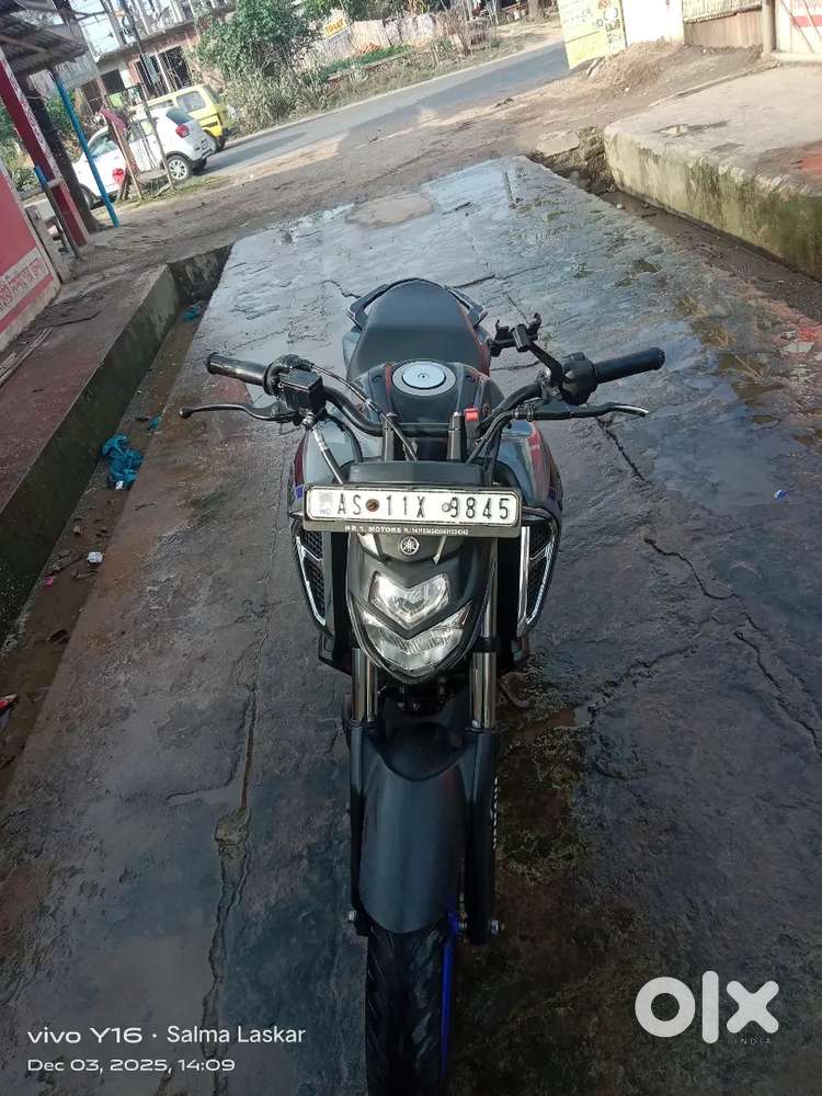 YAMAHA FZS