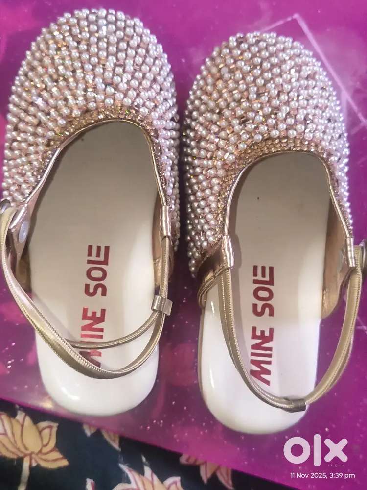 Cute glitter shoes for 2-3 years old girl