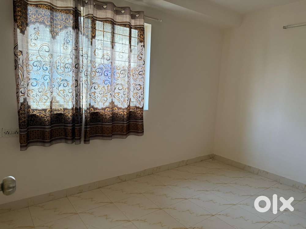 2 Male Flatmates Required