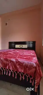 Queen Size Wooden Bed with Storage Custom Made, Can Split into 2 Beds)