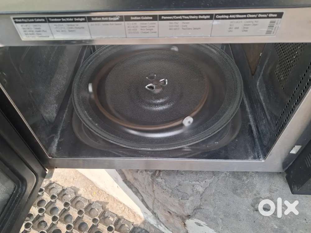 Microwave LG like new condition 4500