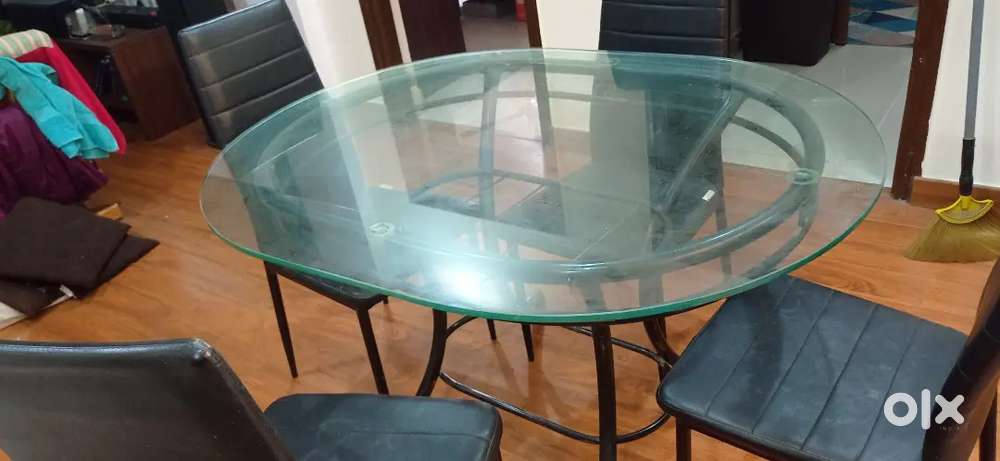 4 seater dining table
