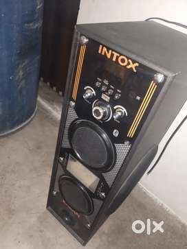 2 month old 1 year full service warranty good condition Intex speaker