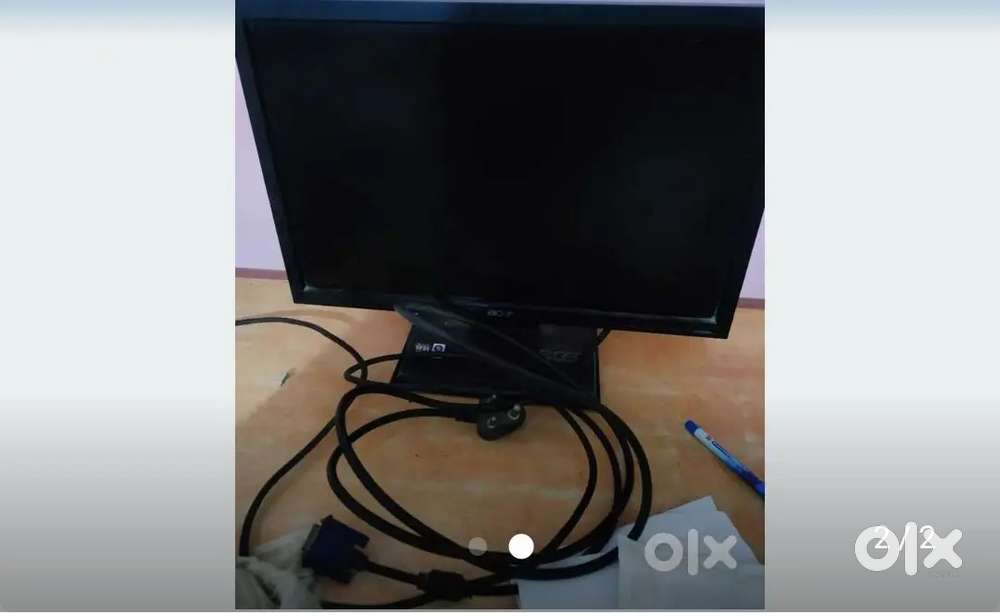 Computer screen and accessory both are available at reasonable price