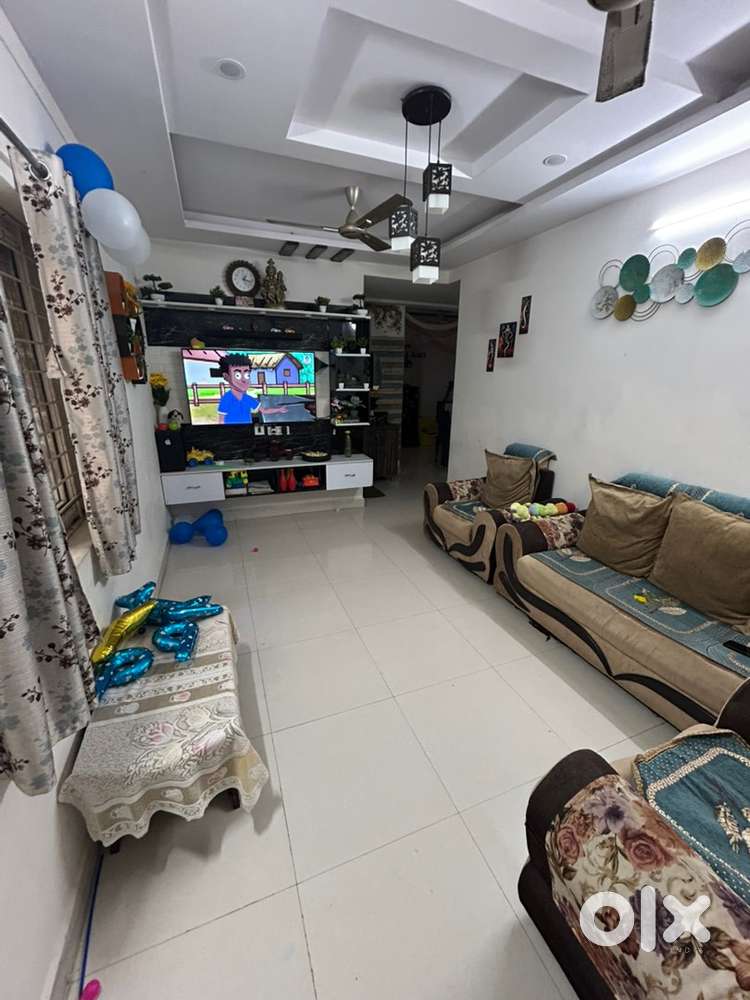 Flat for Rent with car parking and wood work