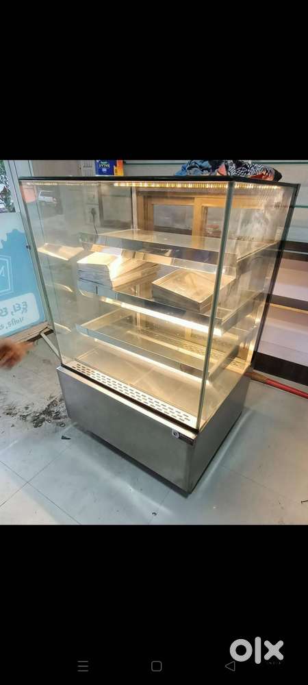 Cake display fridge