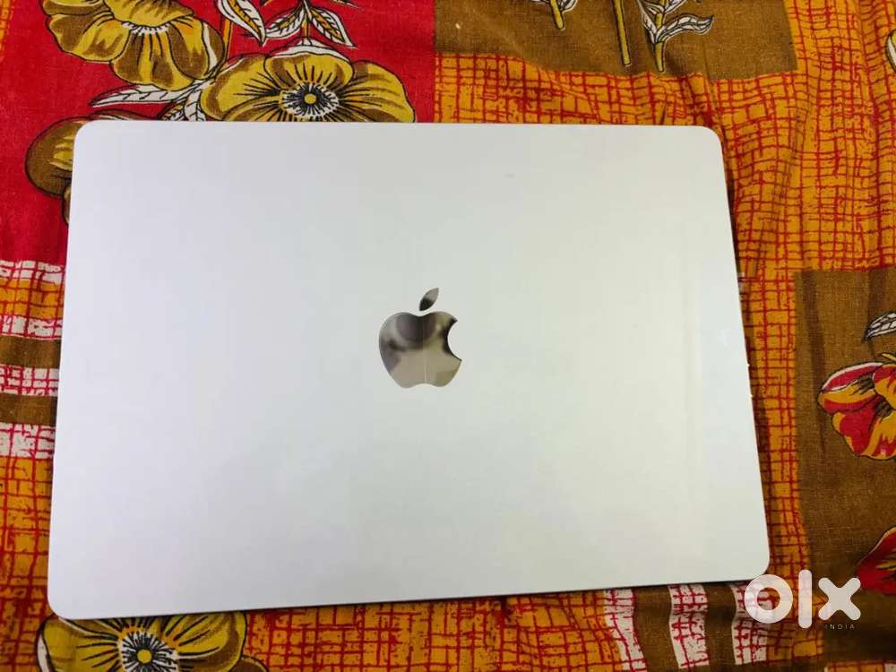 Macbook m4 air  only 20 days old brand new
