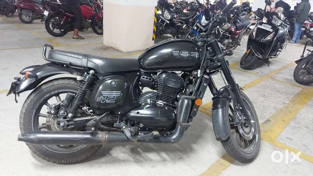 Jawa 42 (2022 model)