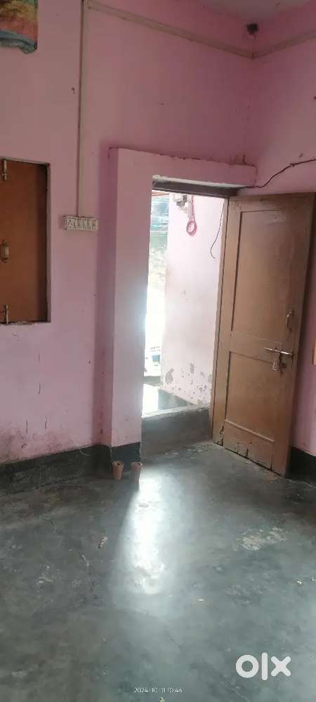 A room on rent near Hari nagar balagnj lucknow