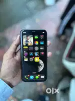 Iphone 11 sab much chalu hai phone khula nhai hai bil hai box nahi hai
