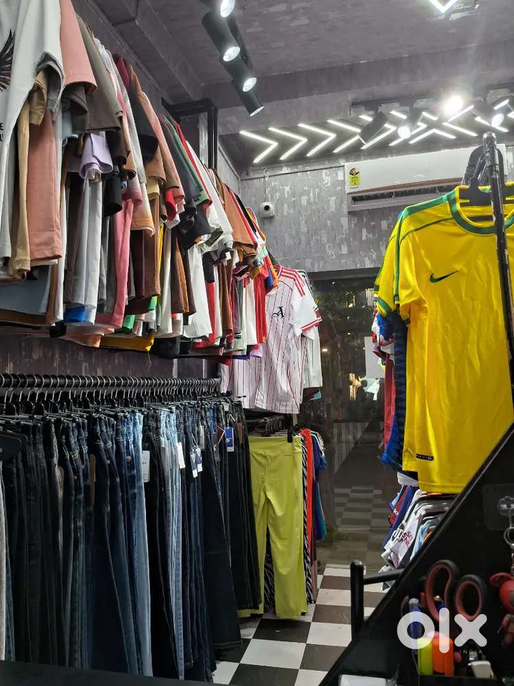 Urgently in need of a Male sales person for clothing and shoe store