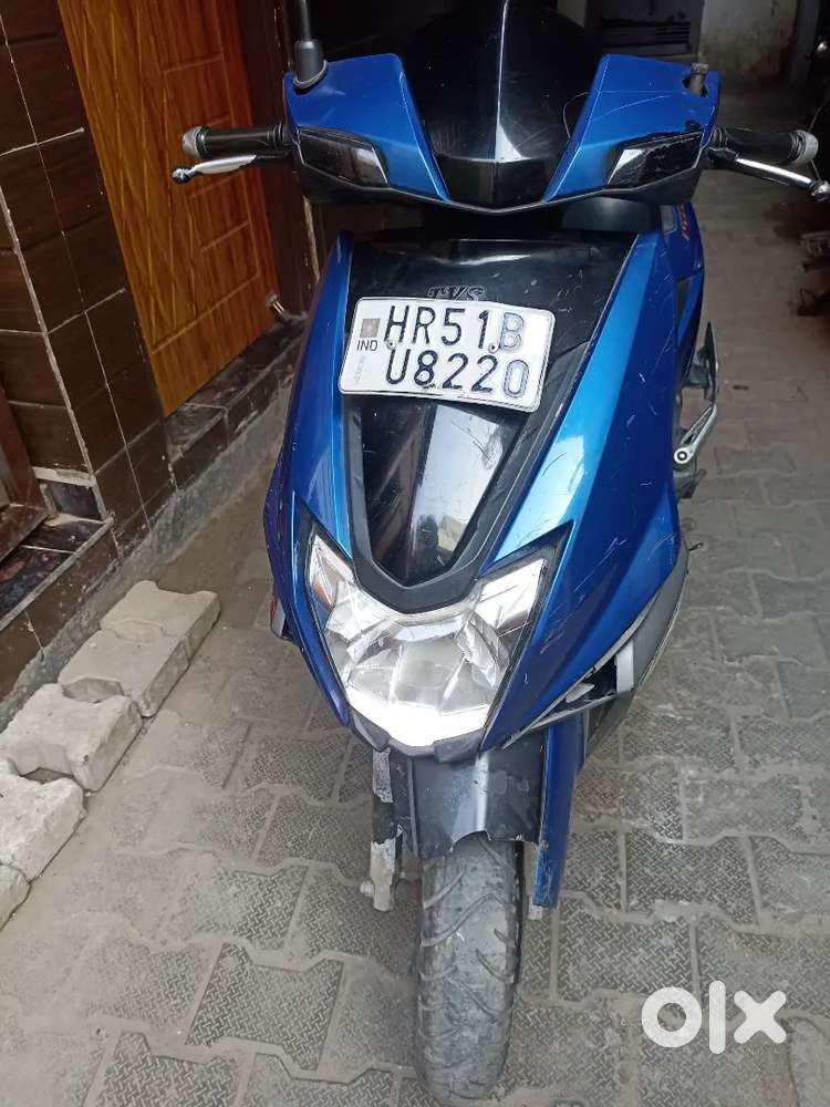 Scooty aachi sound ache hain