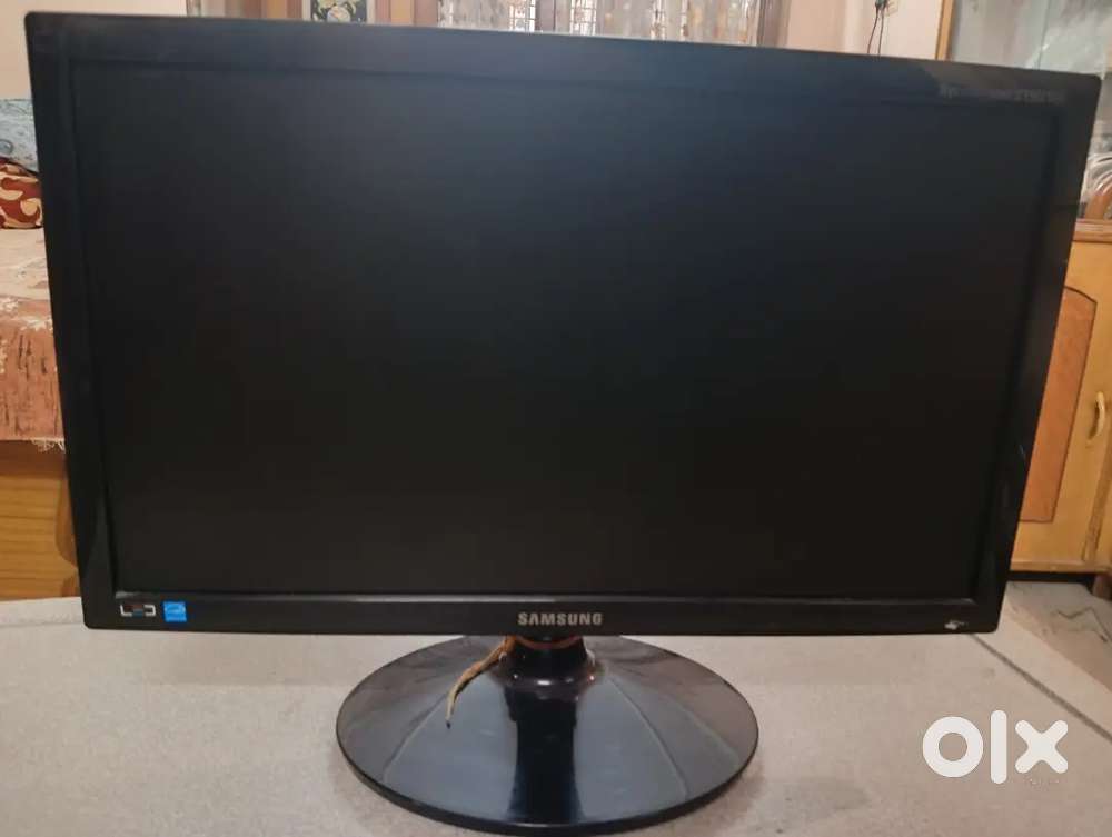 Samsung SyncMaster S19B150 Monitor – Excellent Condition