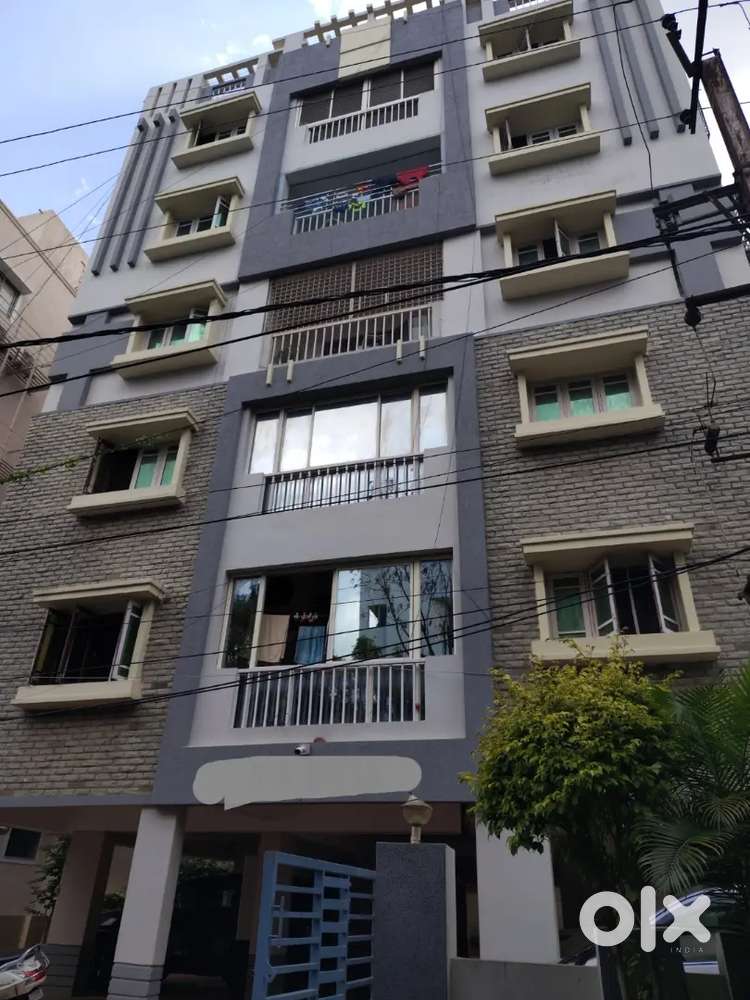 Designer made interiors premi63 BHK 3bhk flat for Rent, near Mainroad