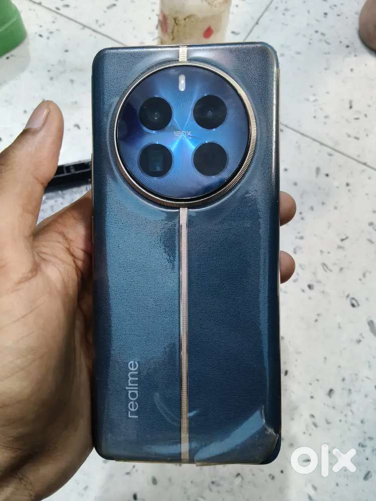 Realme 12Pro+Bil box is original no scratches no dents original screen