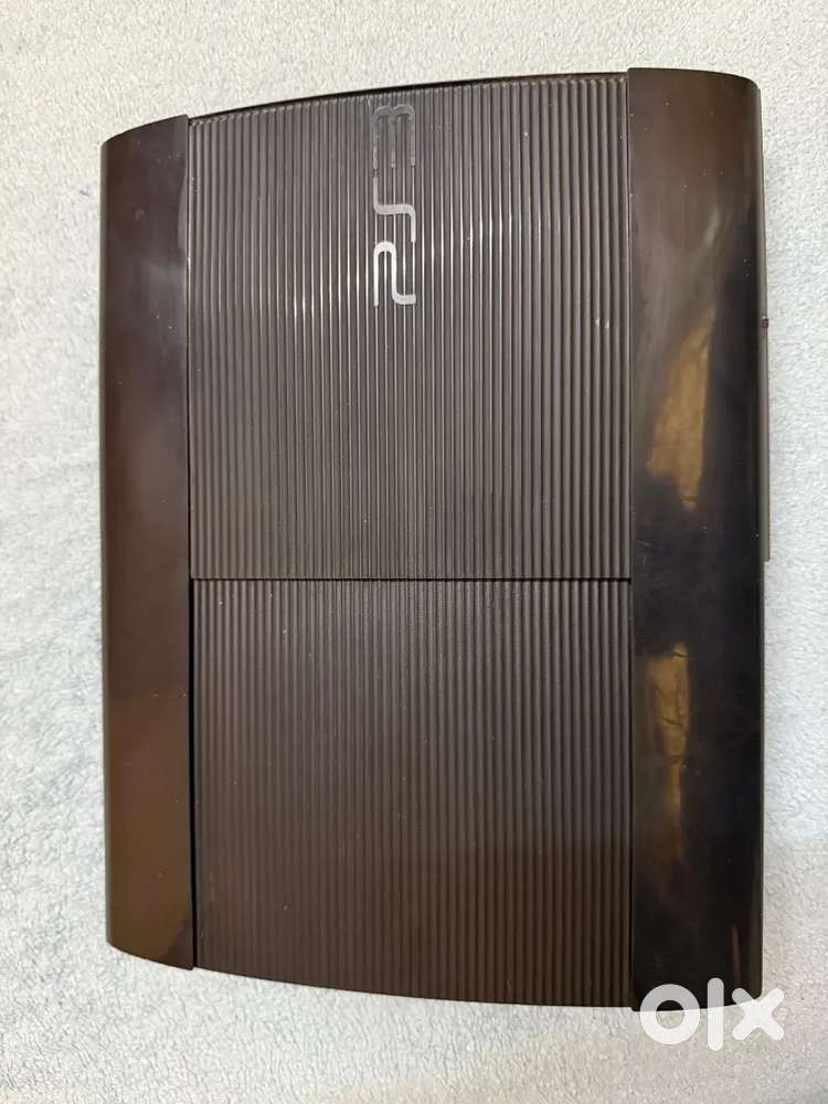 PS3 CONSOLE WITH 4 GAMES