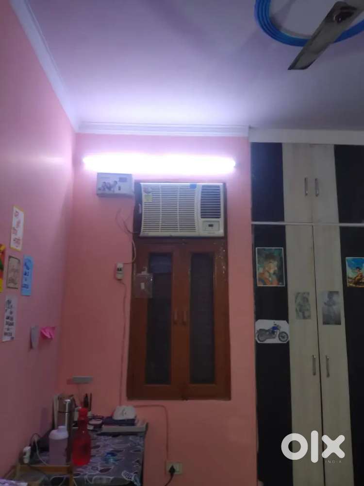 Lg ac with gas of 2year minimum